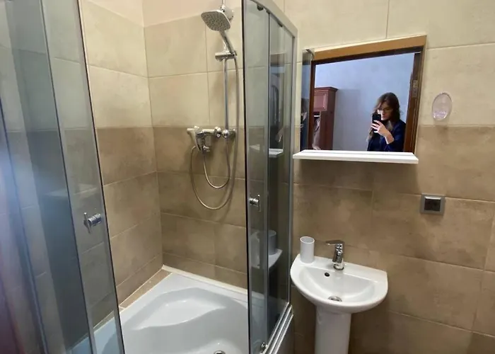 на вулиці залізняка - бічна вулиці антоновича