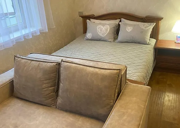 на вулиці залізняка - бічна вулиці антоновича Apartamento Lviv