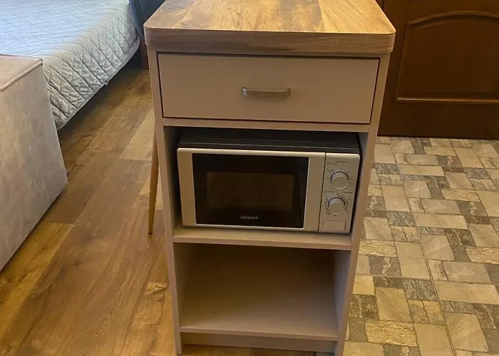 на вулиці залізняка - бічна вулиці антоновича * Lviv