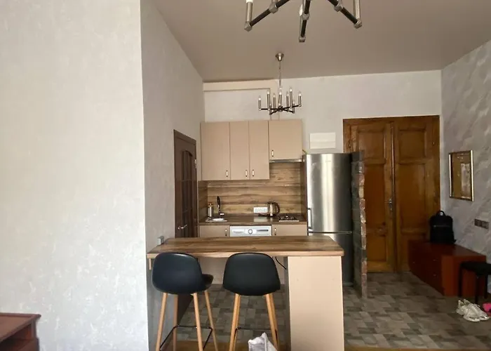 на вулиці залізняка - бічна вулиці антоновича Apartamento