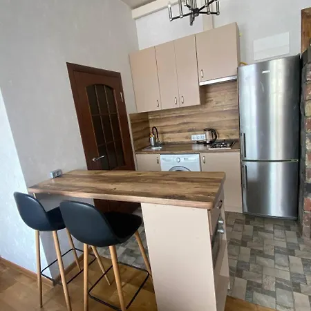 на вулиці залізняка - бічна вулиці антоновича * Lviv